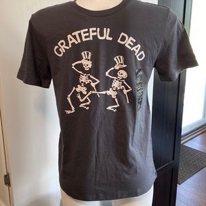Boy’s Grateful Dead t-shirt